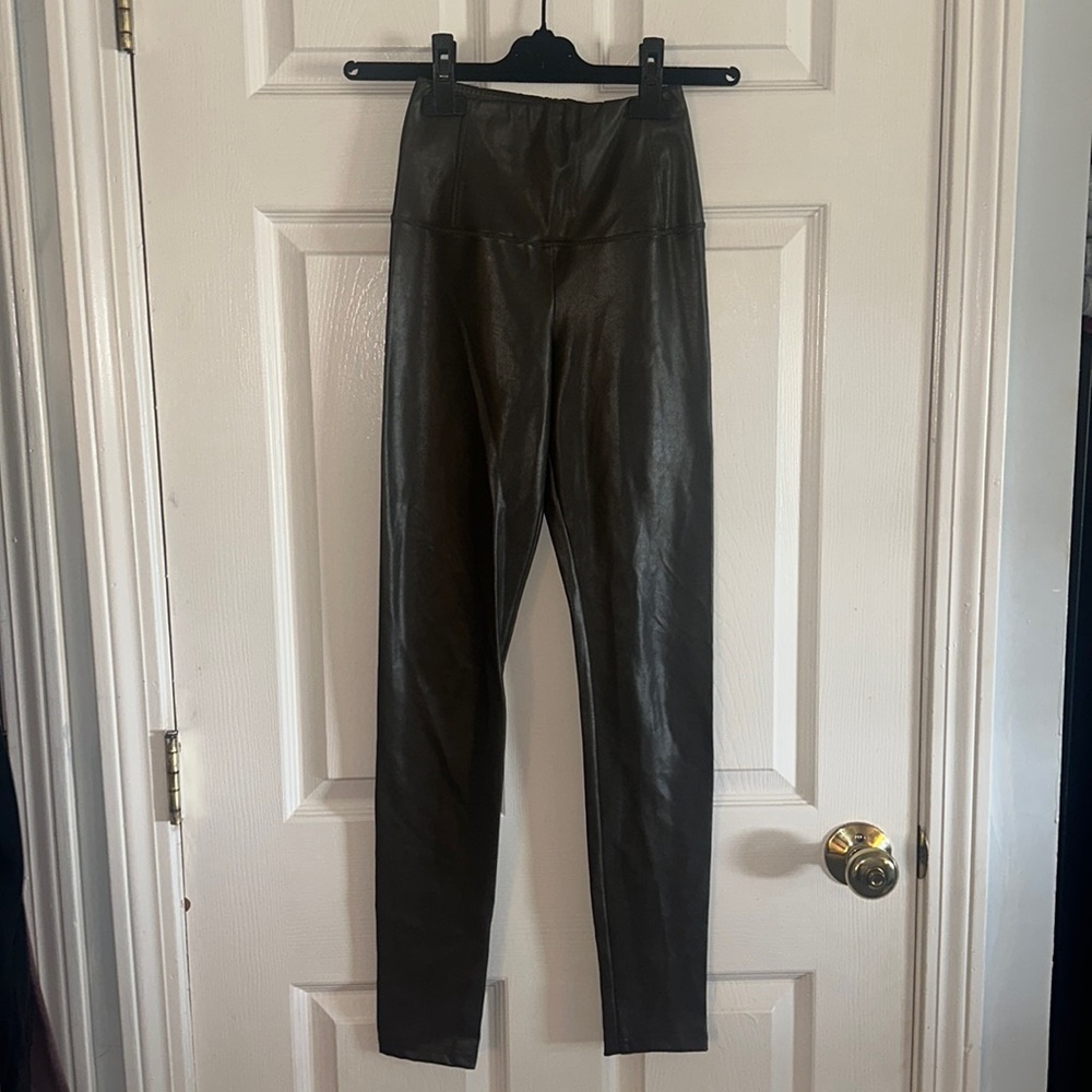 Wilfred Free Faux Leather Leggings